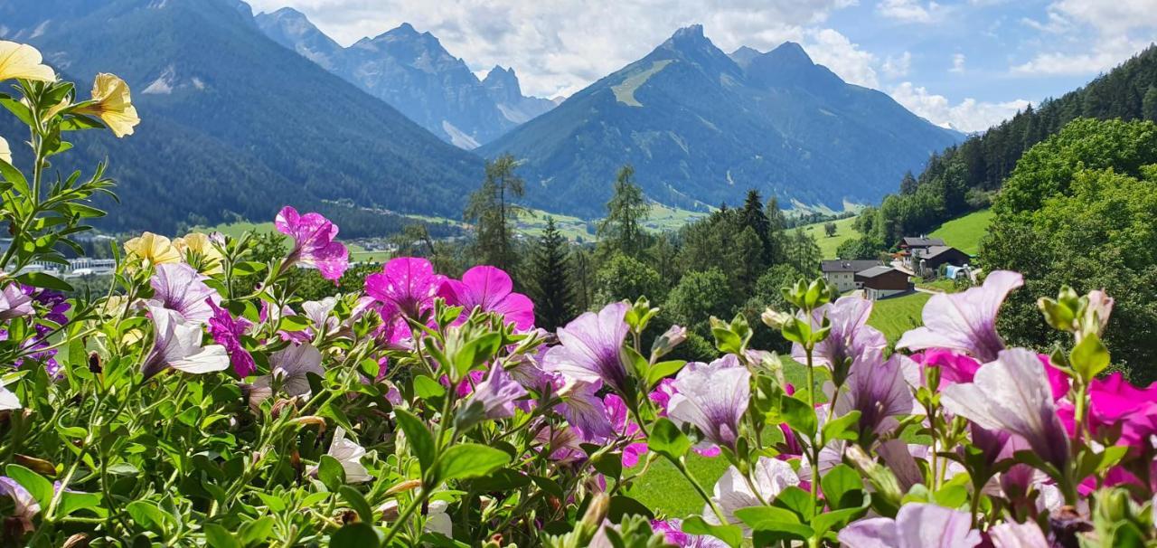 Gasthof Groebenhof Fulpmes Bagian luar foto