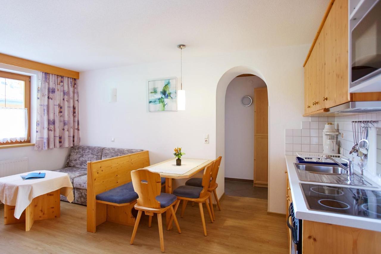 Gasthof Groebenhof Fulpmes Bagian luar foto