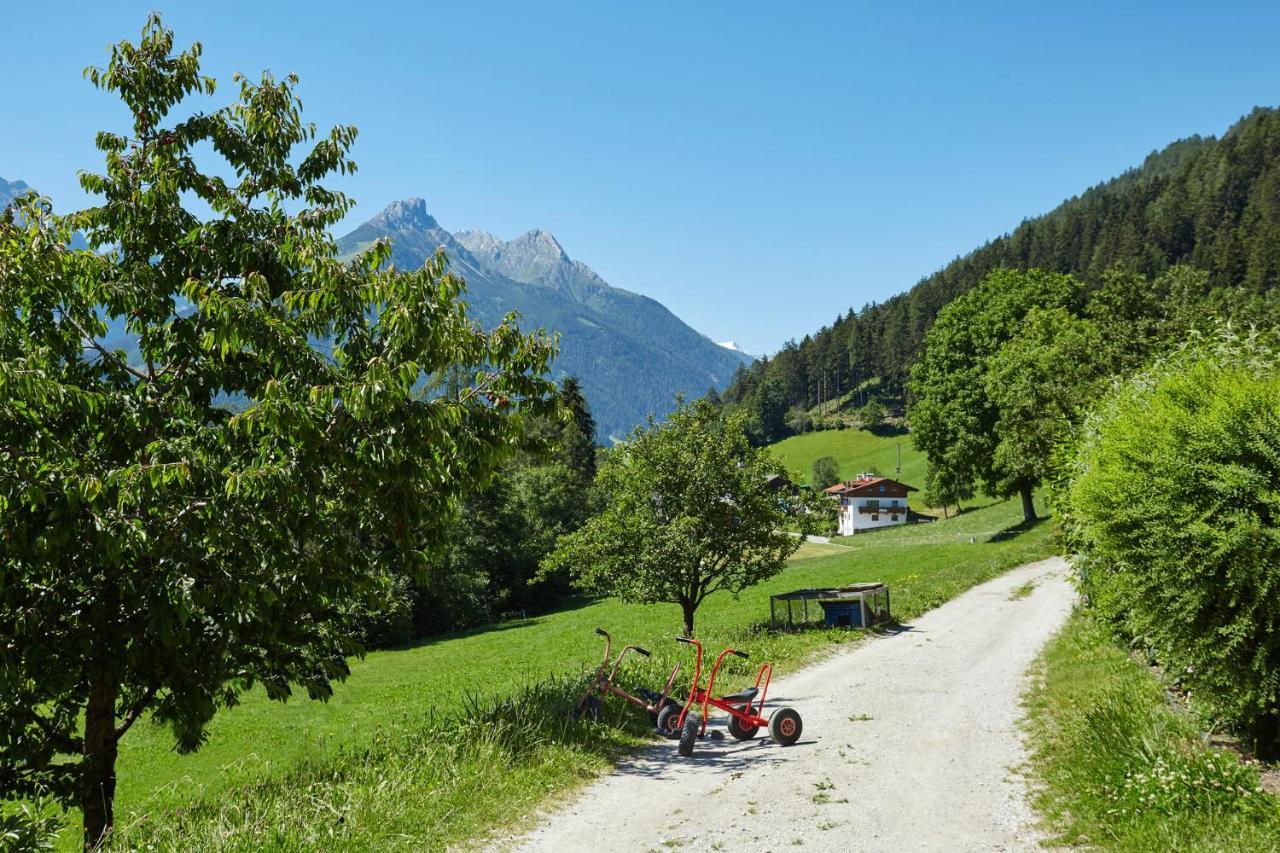 Gasthof Groebenhof Fulpmes Bagian luar foto